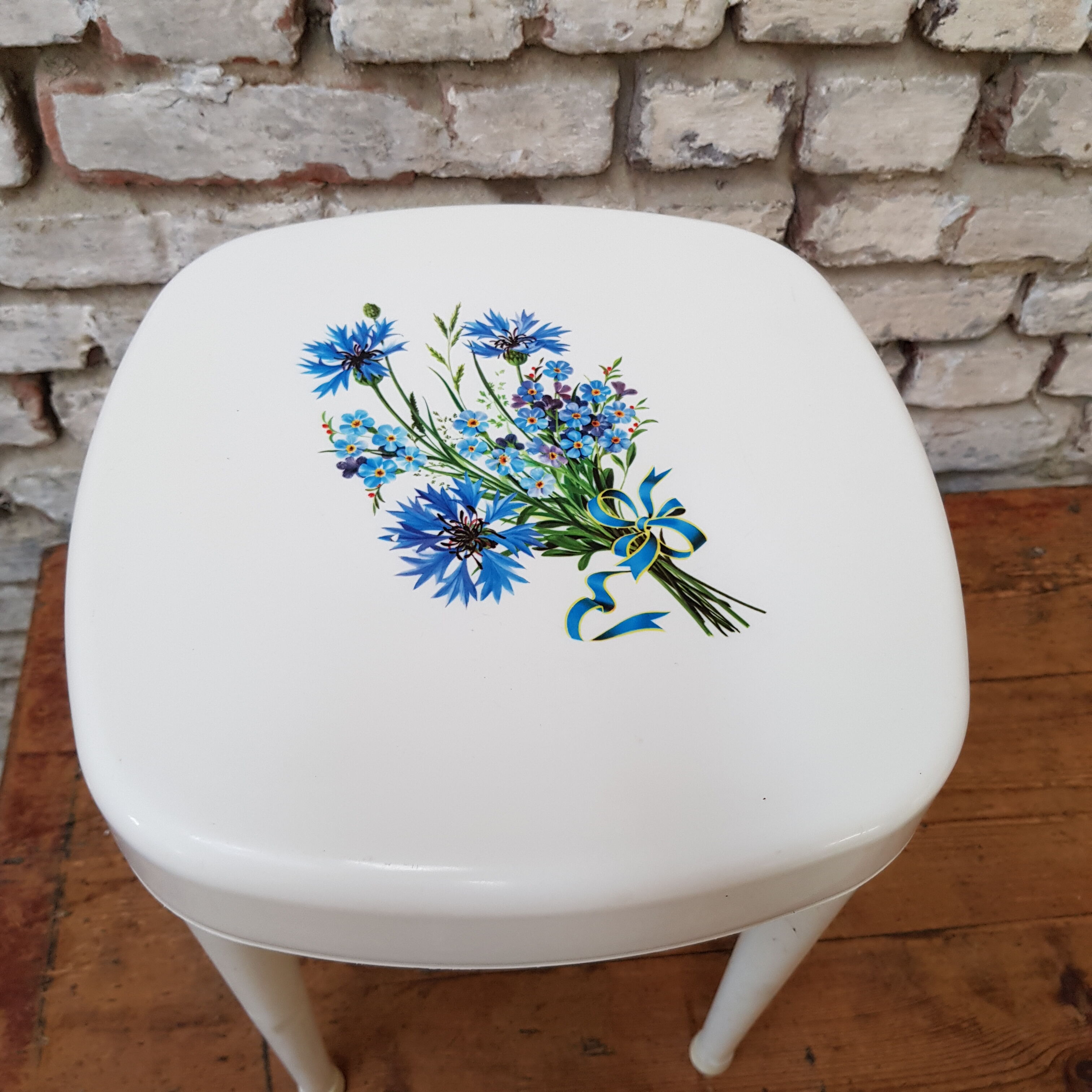 Syla stool