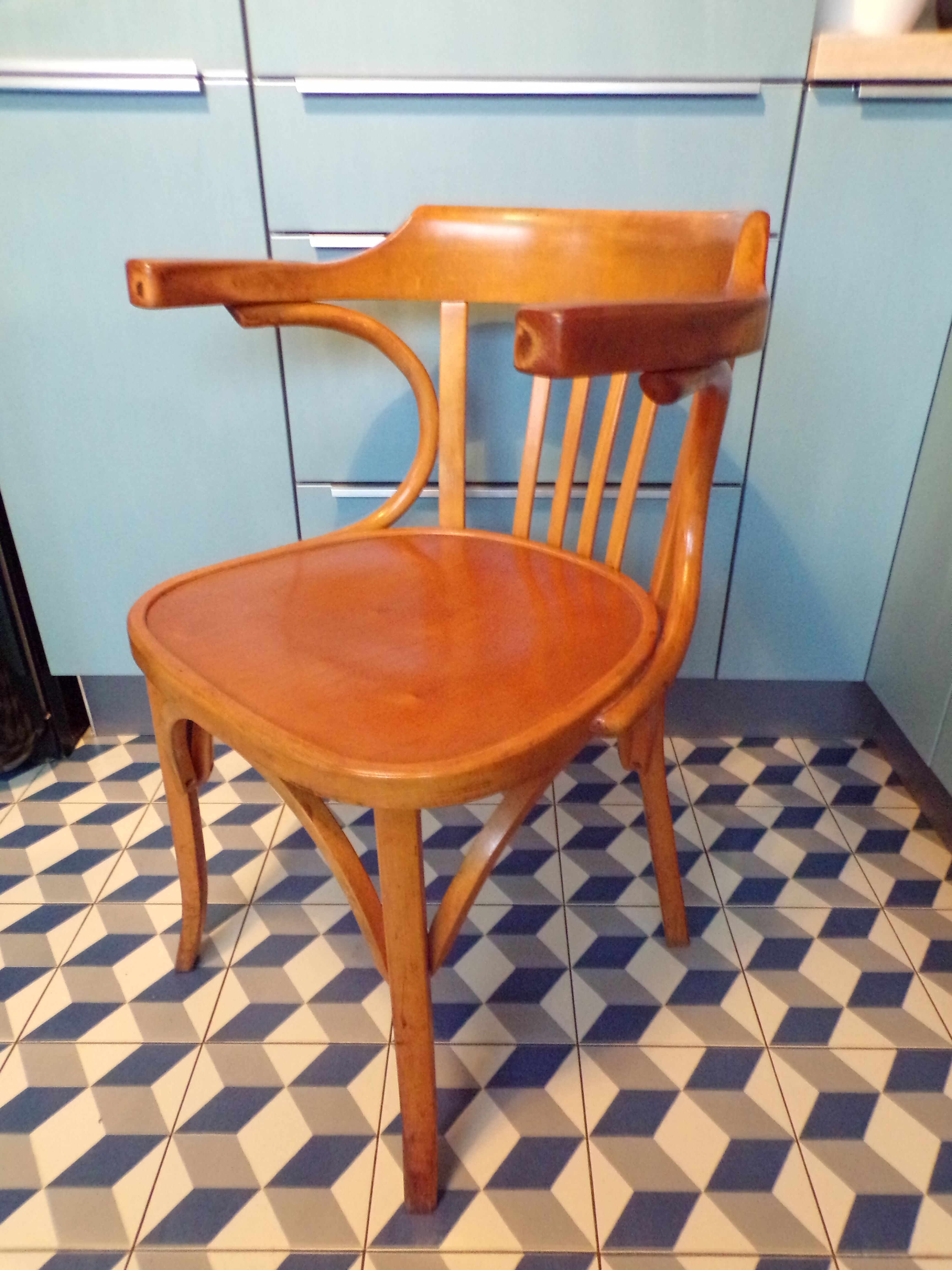 Ancien fauteuil Baumann en bois courbé