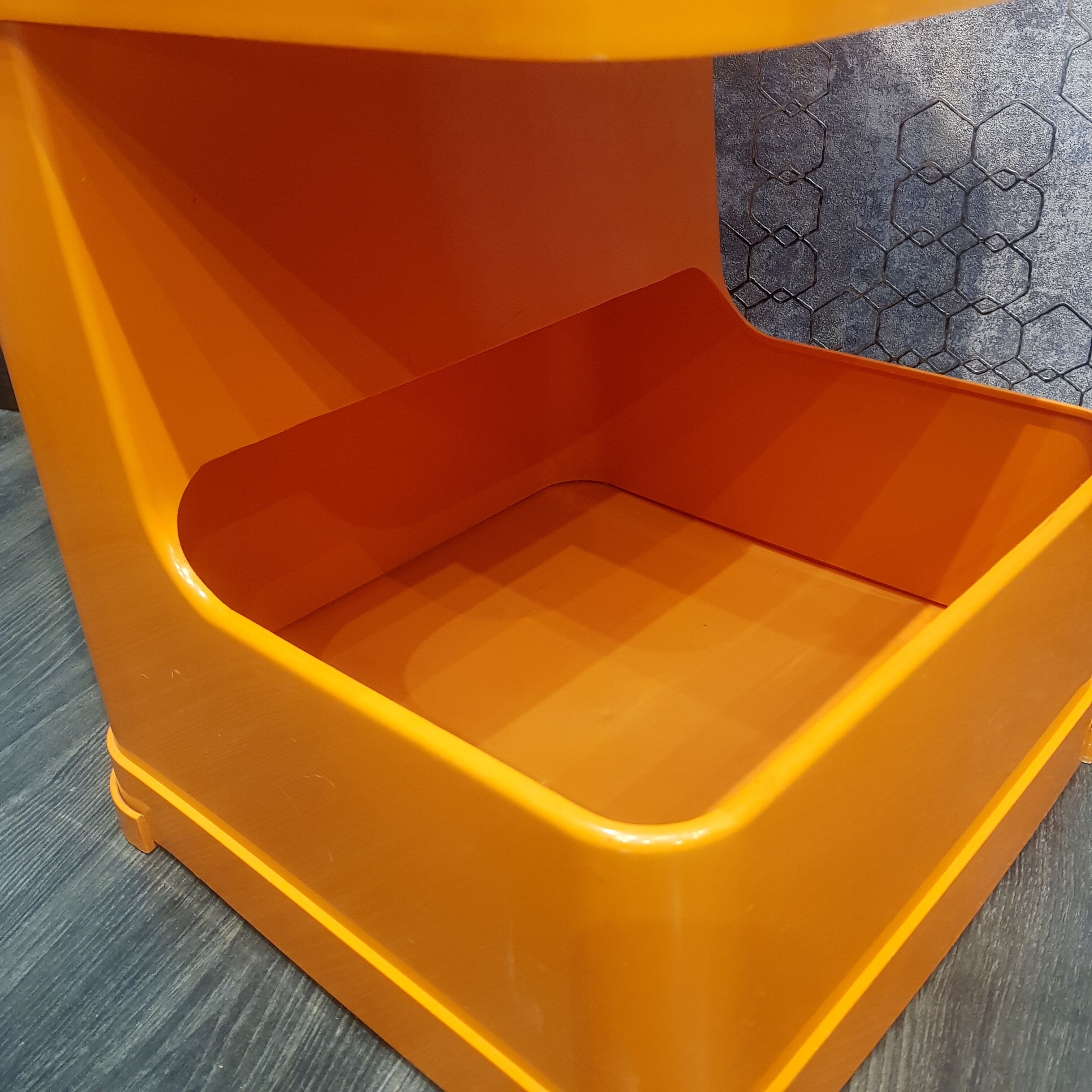 Bedside box 70s orange