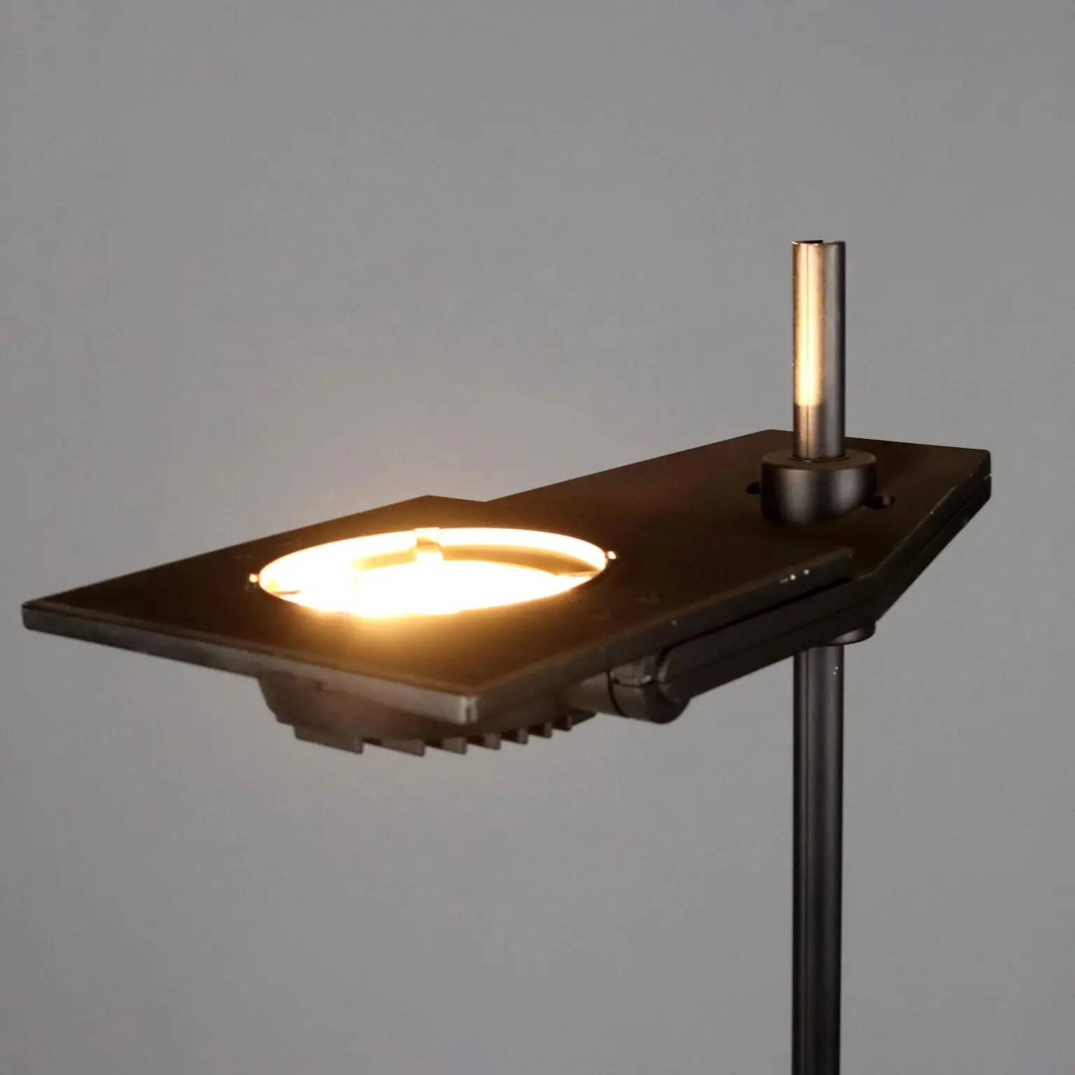 Vintage lacquered metal floor lamp, design, Italy, 1980s