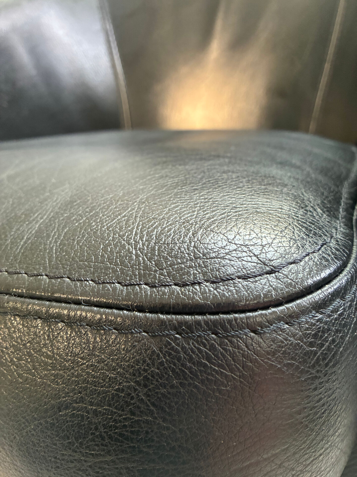 Paire fauteuil cabriolet cuir noir 1990