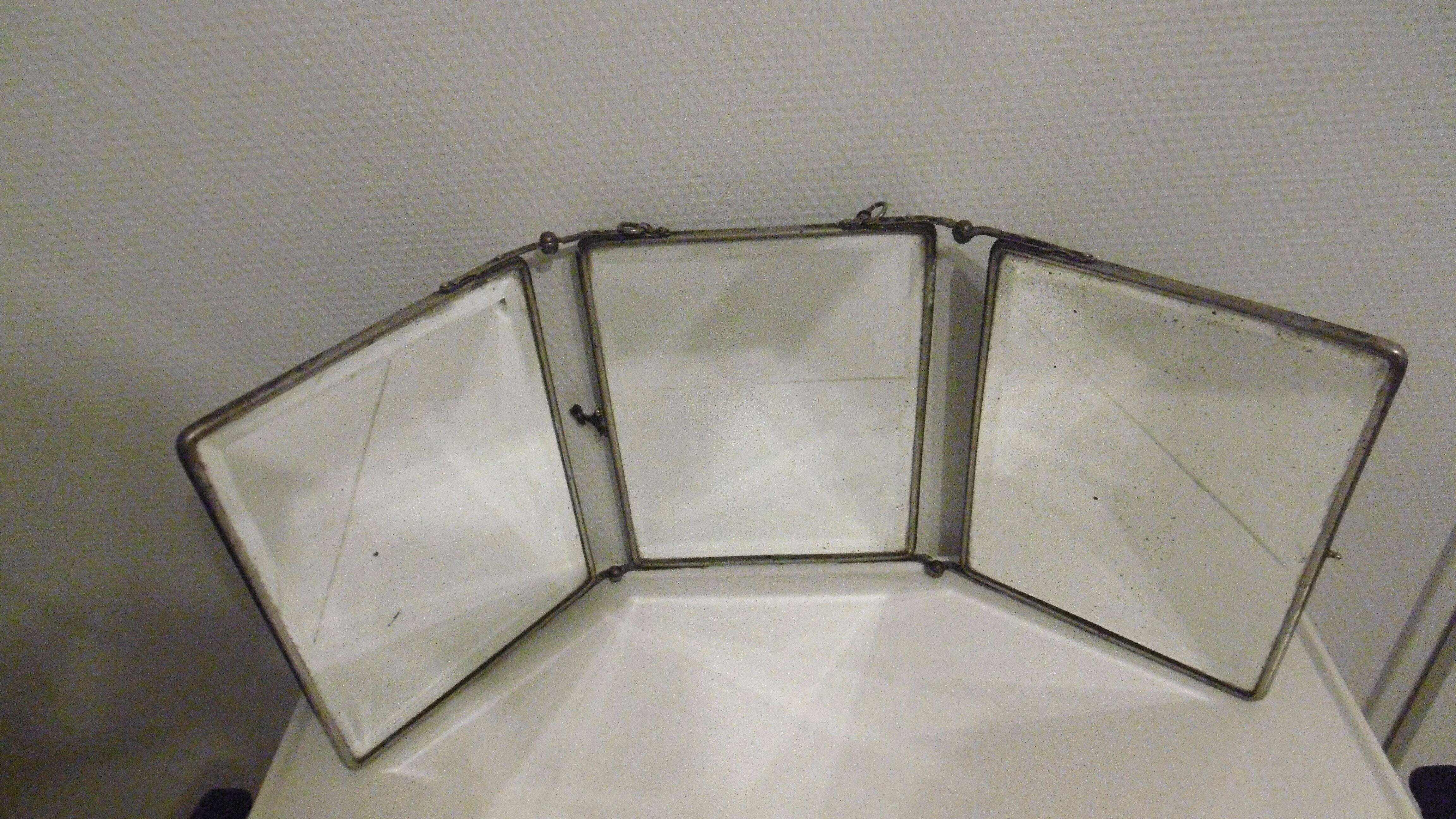 Triptych barber mirror