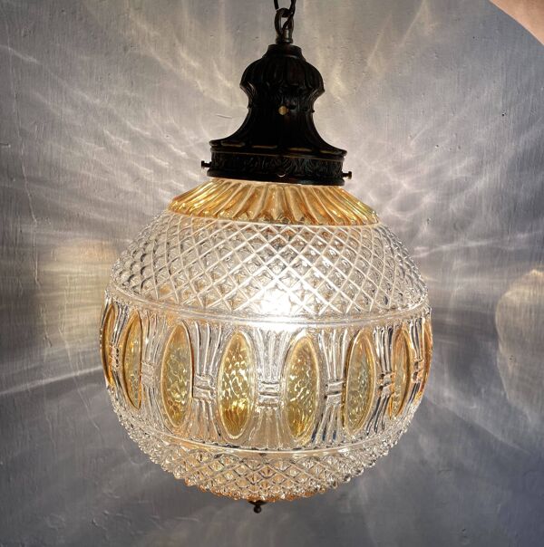 Grande suspension boule en verre pressé bicolore