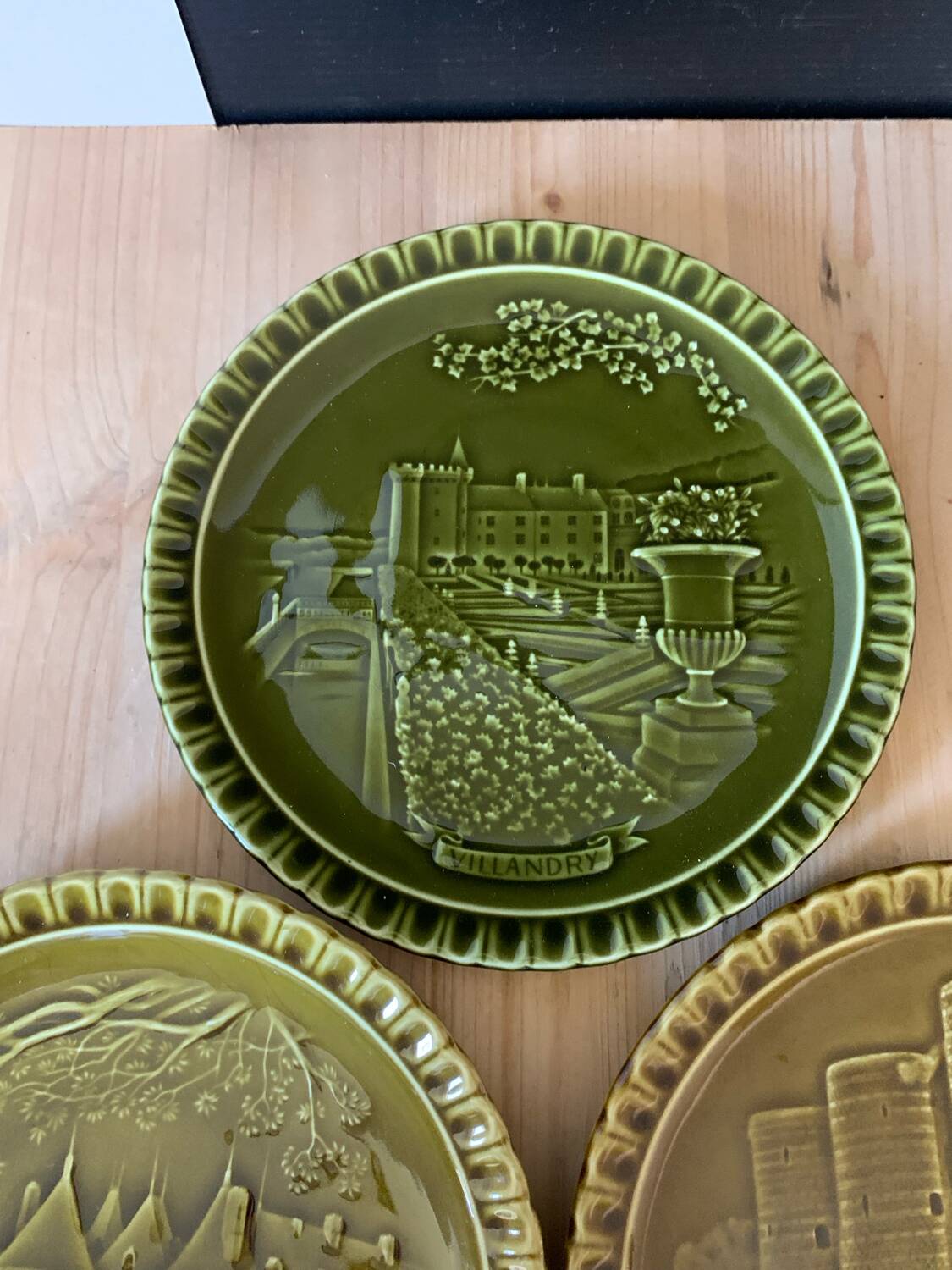 Gien earthenware Loire castle plates