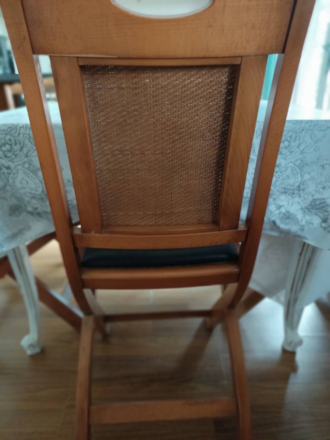 Set of 4 wood and leather chairs