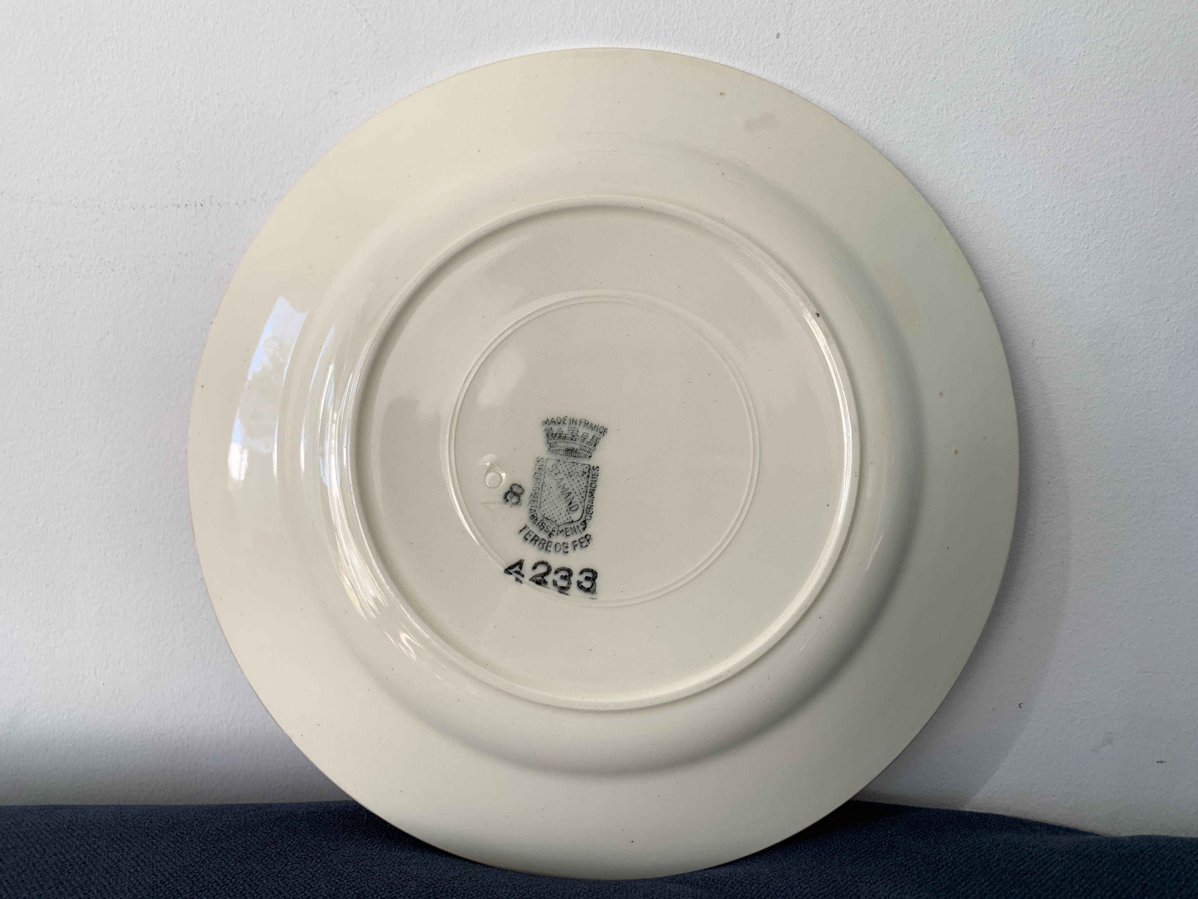 11 dessert plates Saint Amand Terre de Fer, 1930