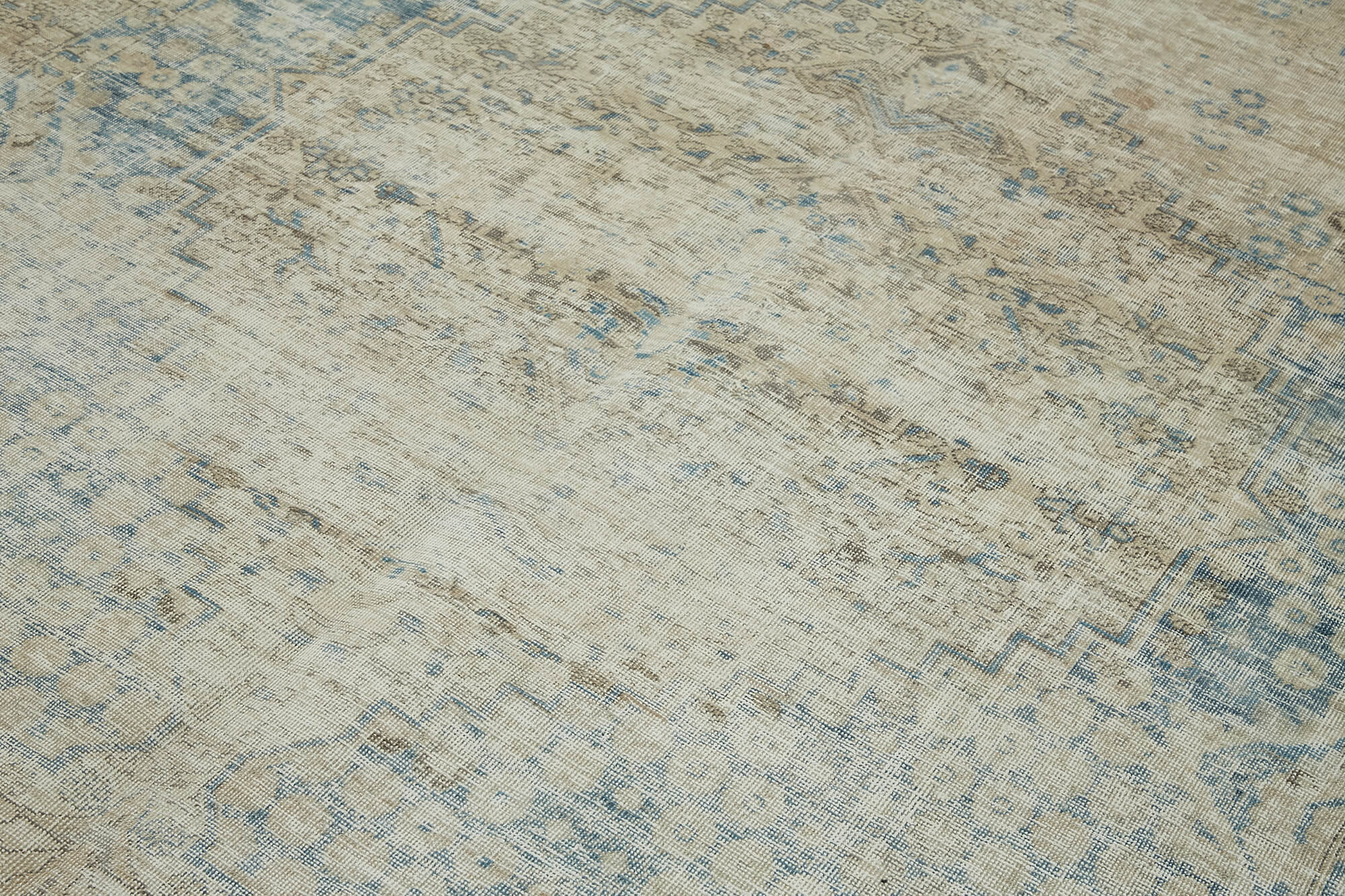 Hand-Knotted Persian Antique 1970s 210 cm x 294 cm Beige Wool Carpet