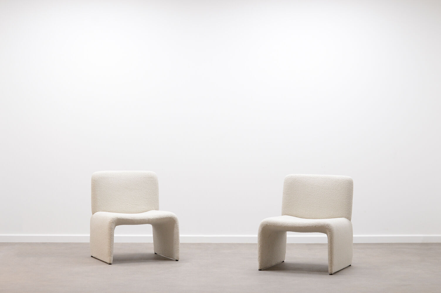 Set of 2 teddy lounge chairs, 70s Italy