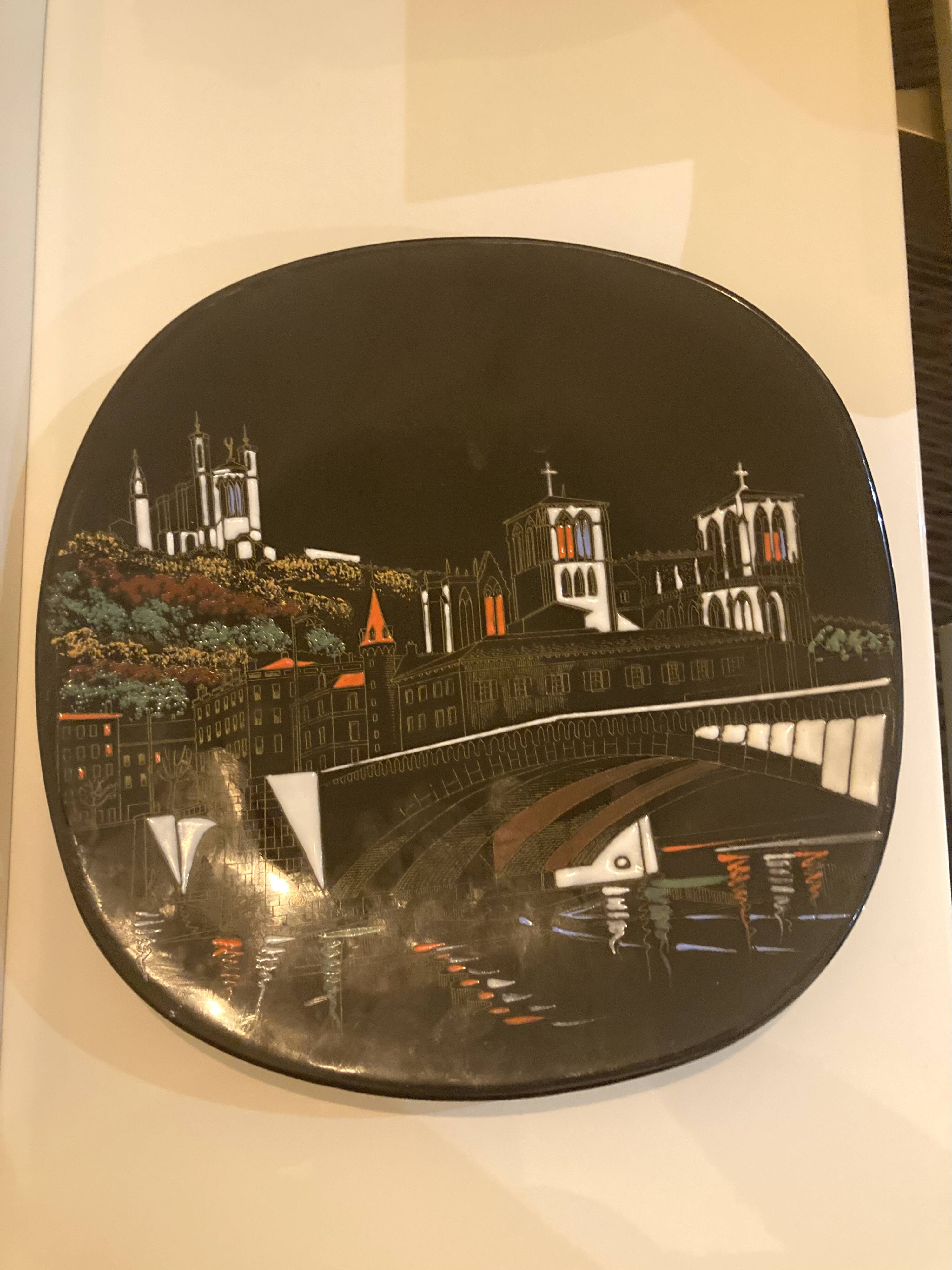 Decorative wall plate Longwy Grand Feu n°3632 Lyon at night - hand decorated