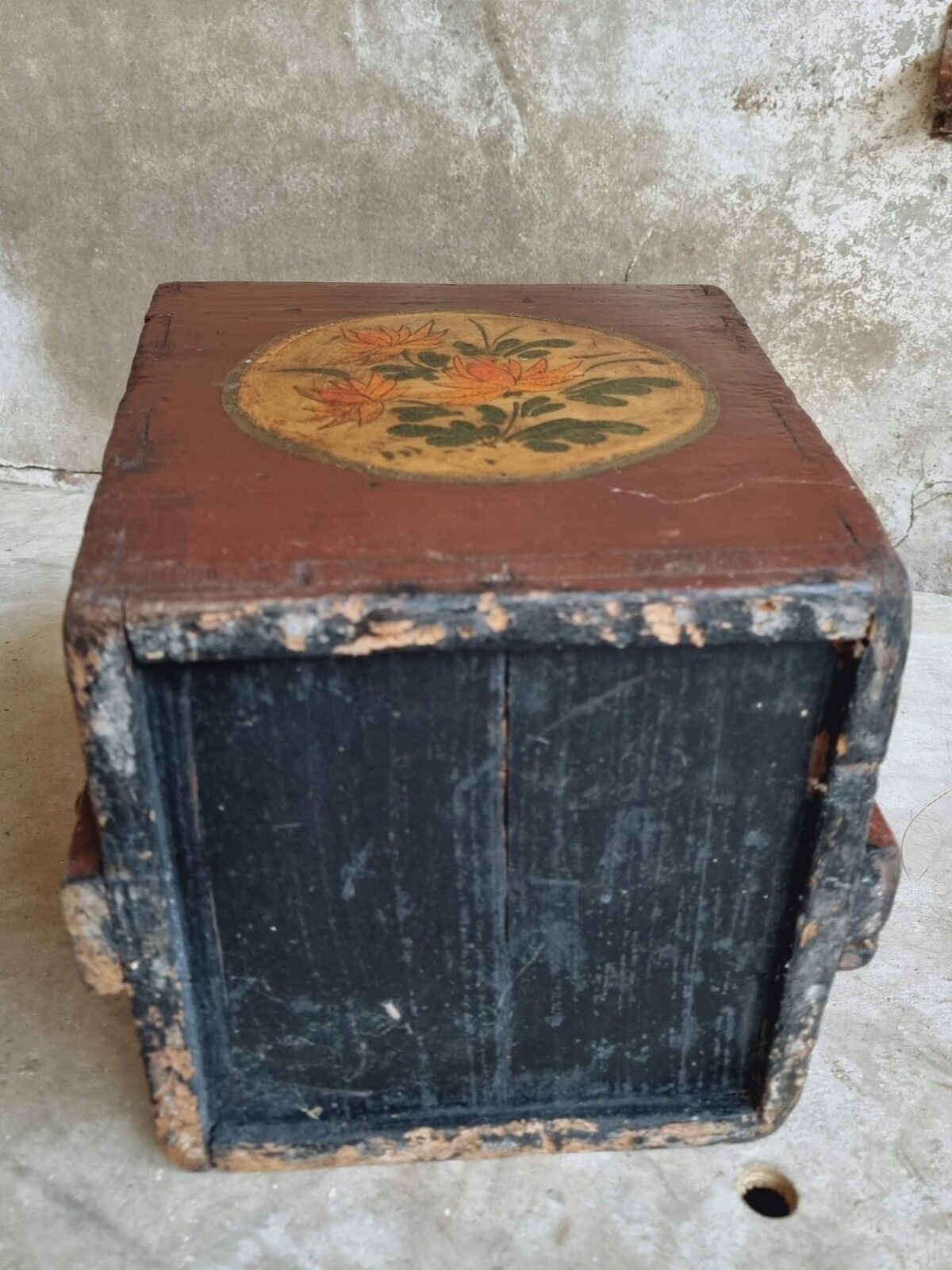 Wooden rice bucket