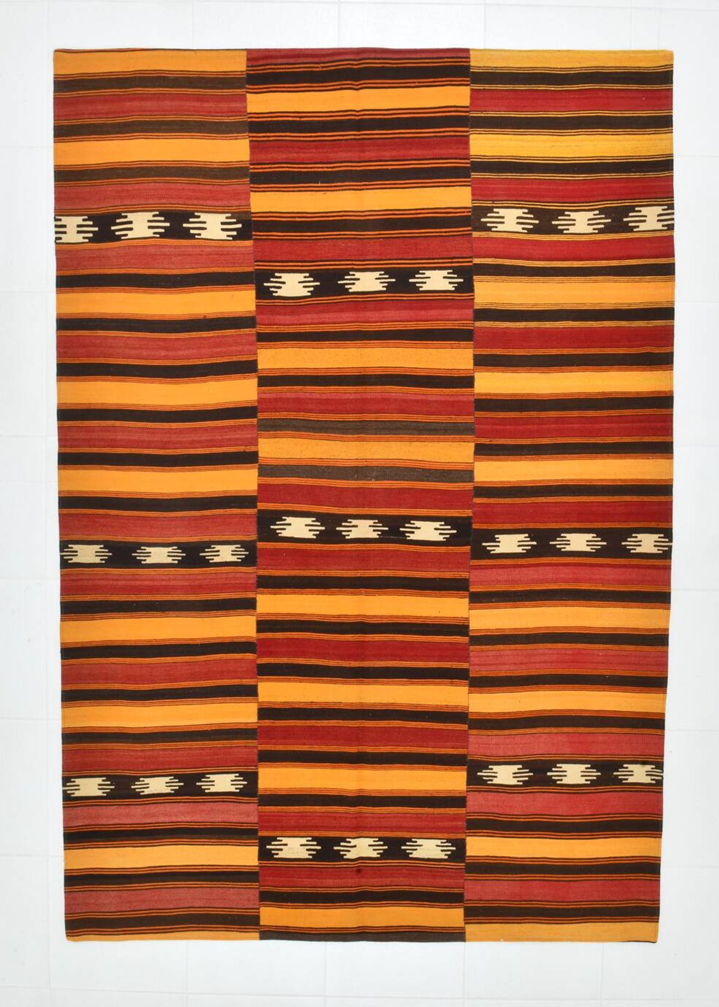 Tapis kilim ethnique turc rouge et orange, 173 x 225 cm