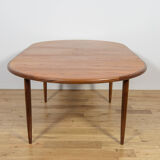 Mid-century teak modern oval dining table from G-Plan, United Kingdom, 1960s