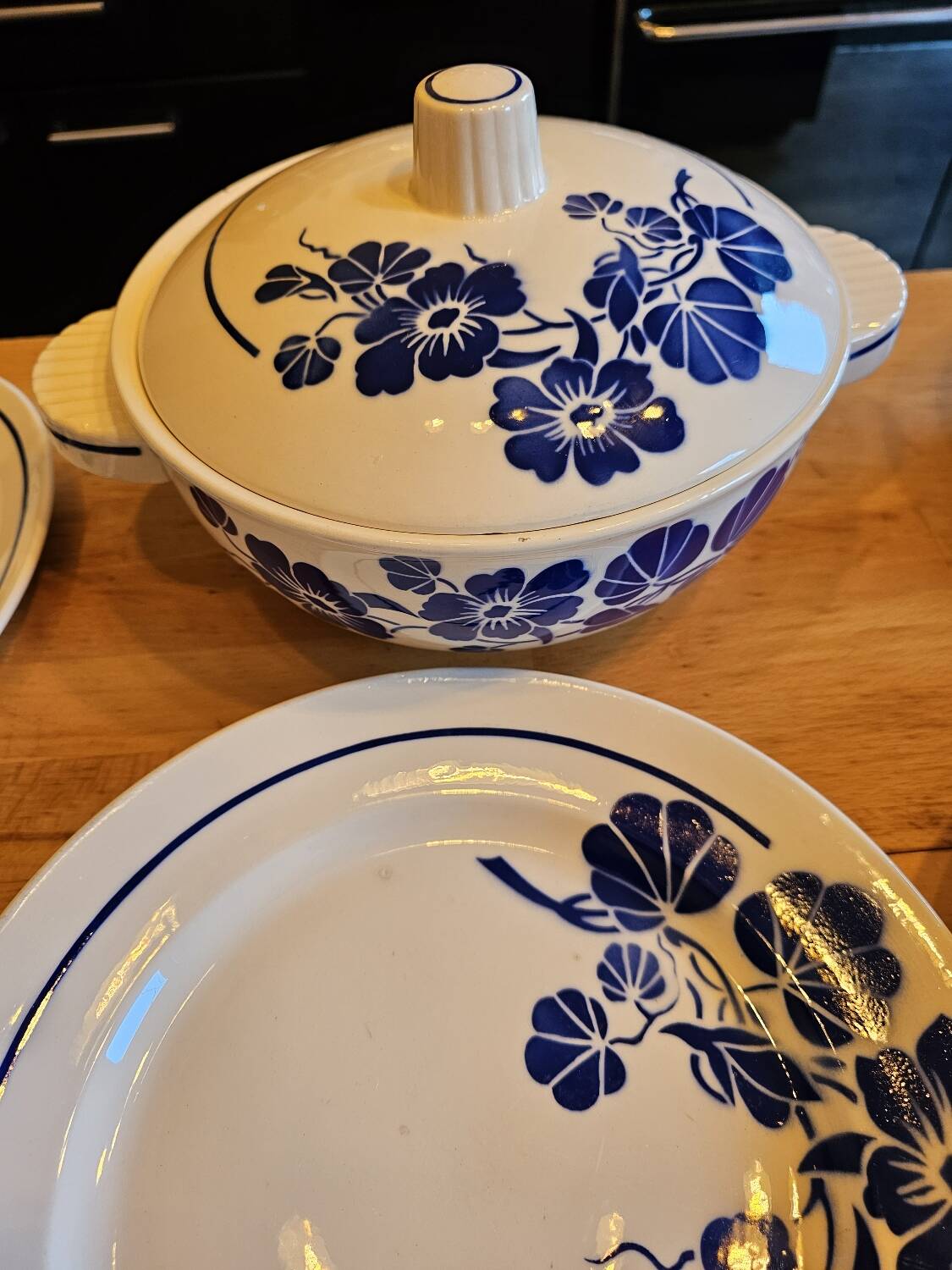 Badonviller Capucines Dinnerware Set