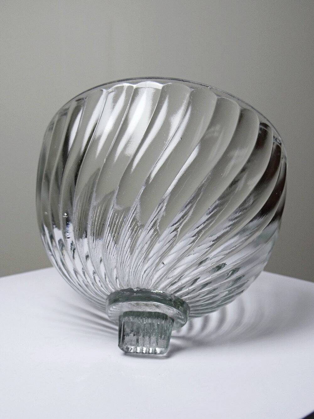 Petite cloche à dessert ou à fromage en verre pressé vintage/ancienne torsades