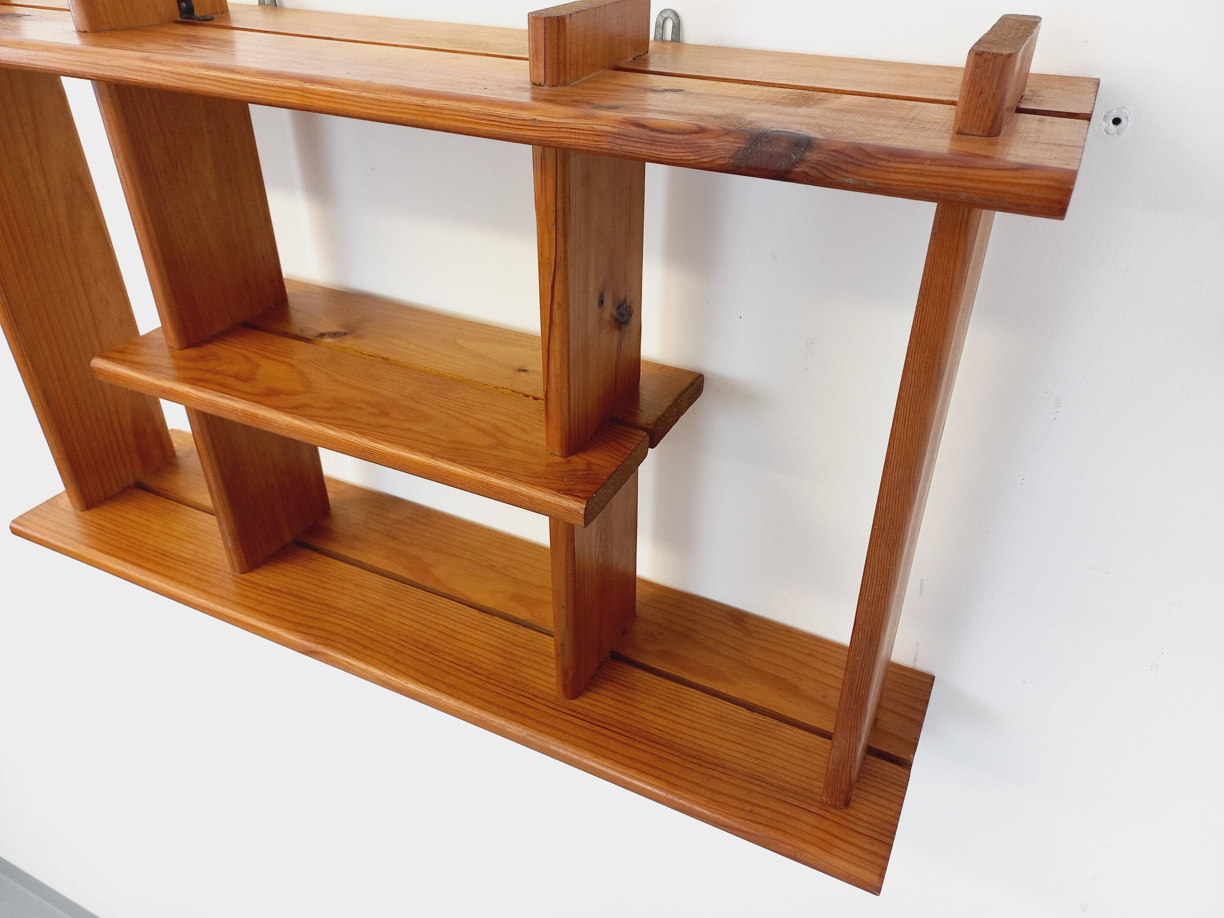 Etagère murale en pin vintage style Maison Regain des années 80