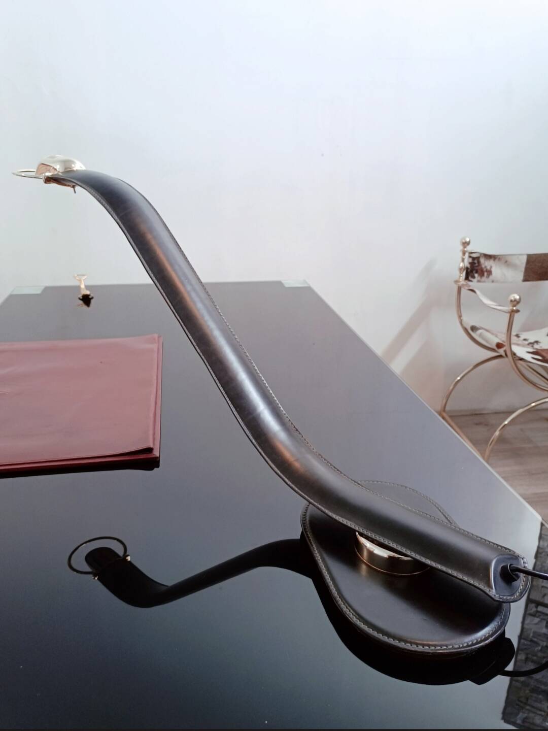 Cobra leather desk lamp by Traso Milano 1988