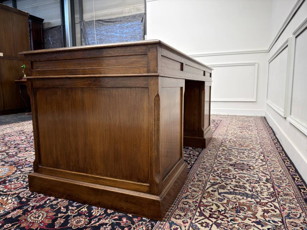 Bureau classique anglais Eichholtz