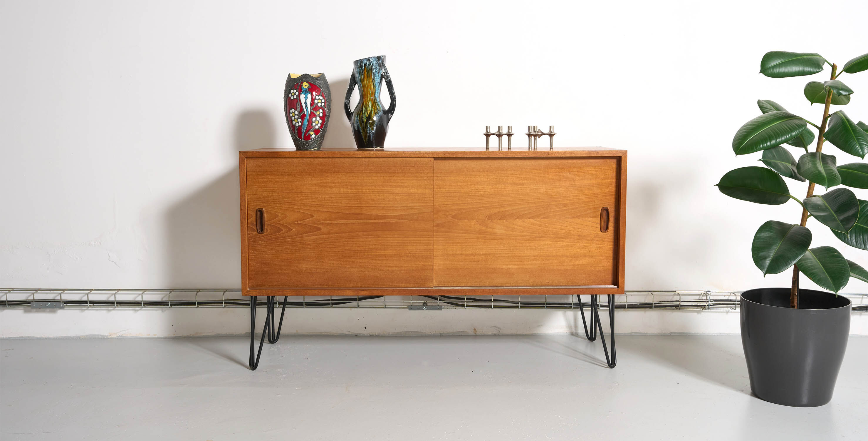 Vintage sideboard, metal feet, 121cm