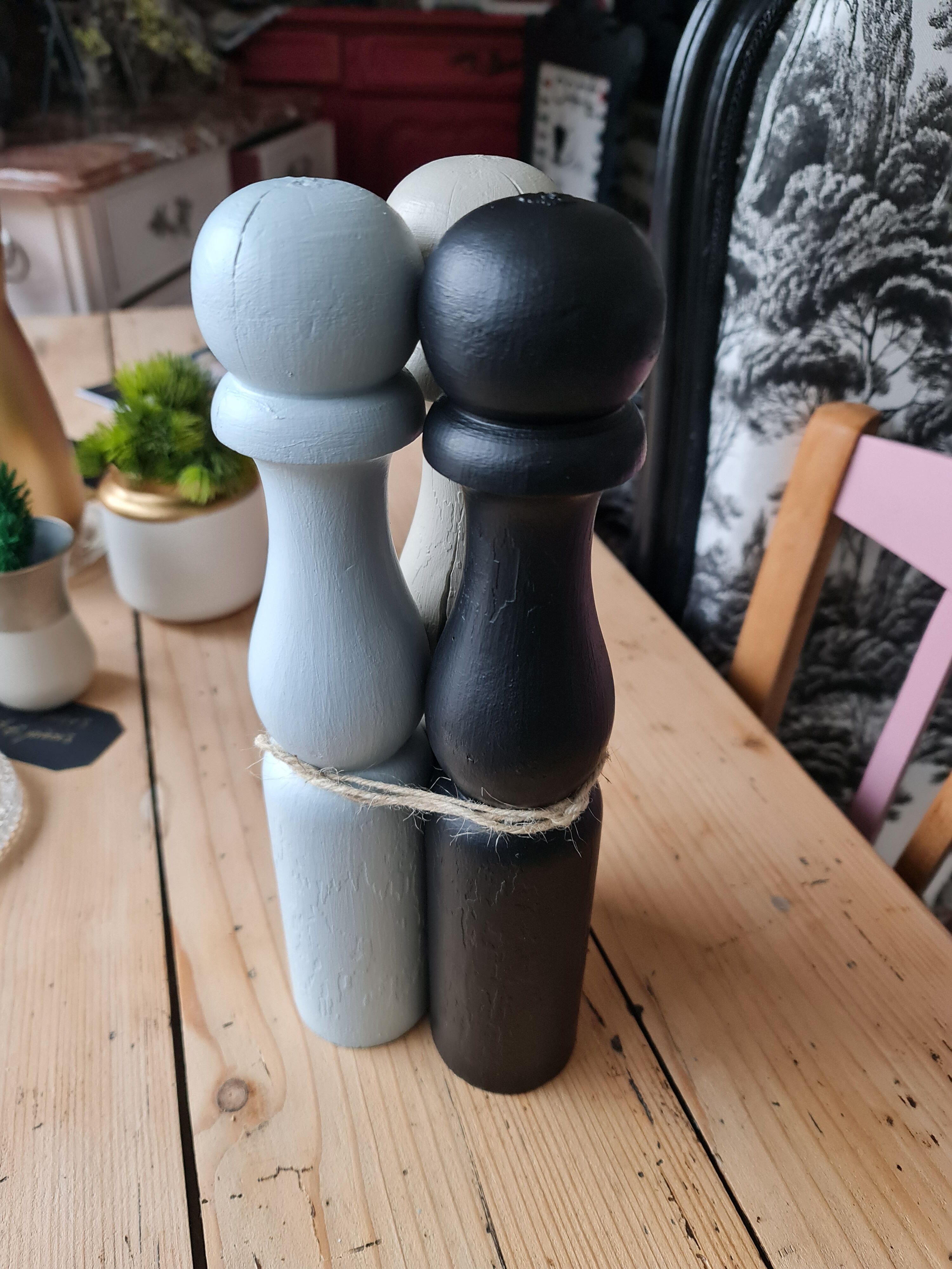 Lot of 3 old pins black linen and liberty