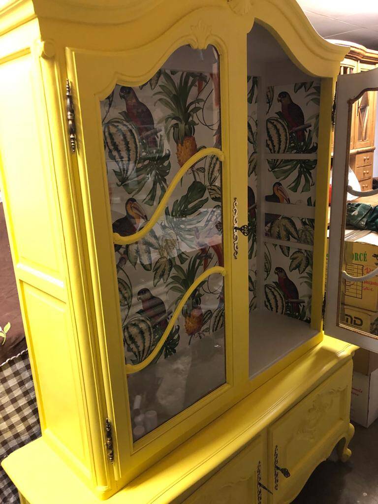 Wooden dresser 2 bodies