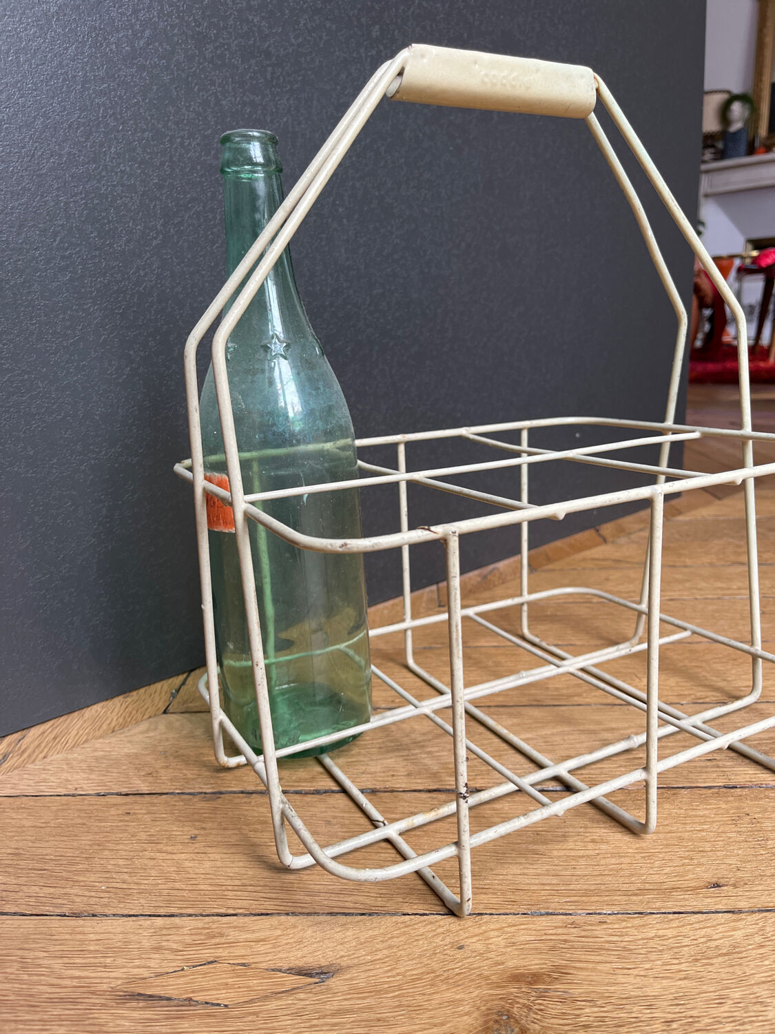 Shopping cart bottle basket