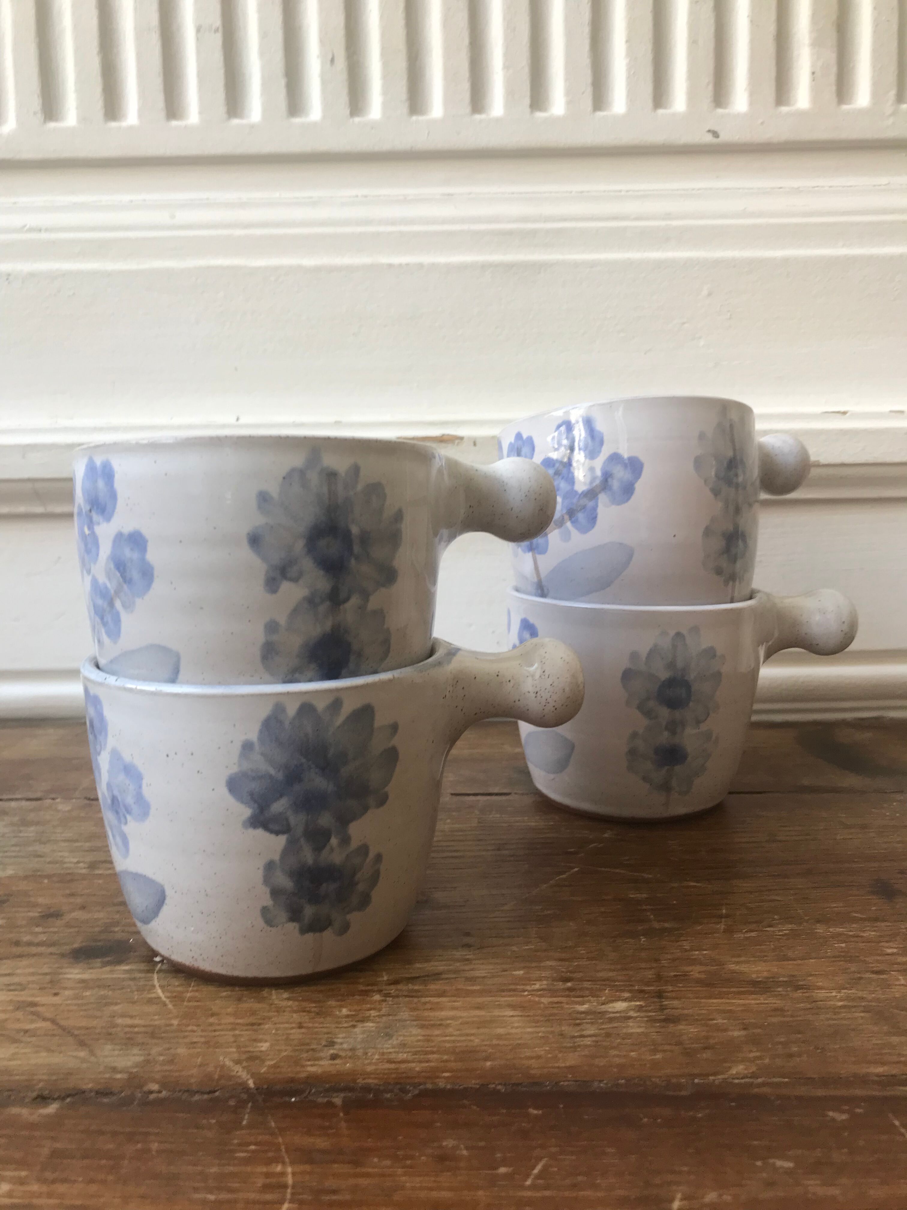 Set of 4 vintage cups