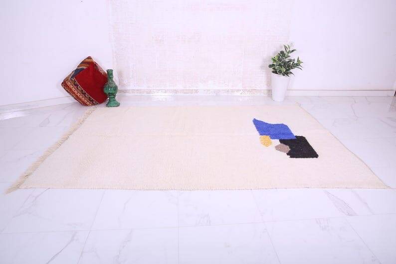 Berber rug in natural wool, size 150 x 250 cm, colorful patterns