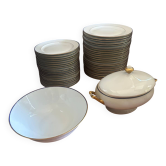 Large lot Bernardaud Limoges “Pérouse” – 45 pieces