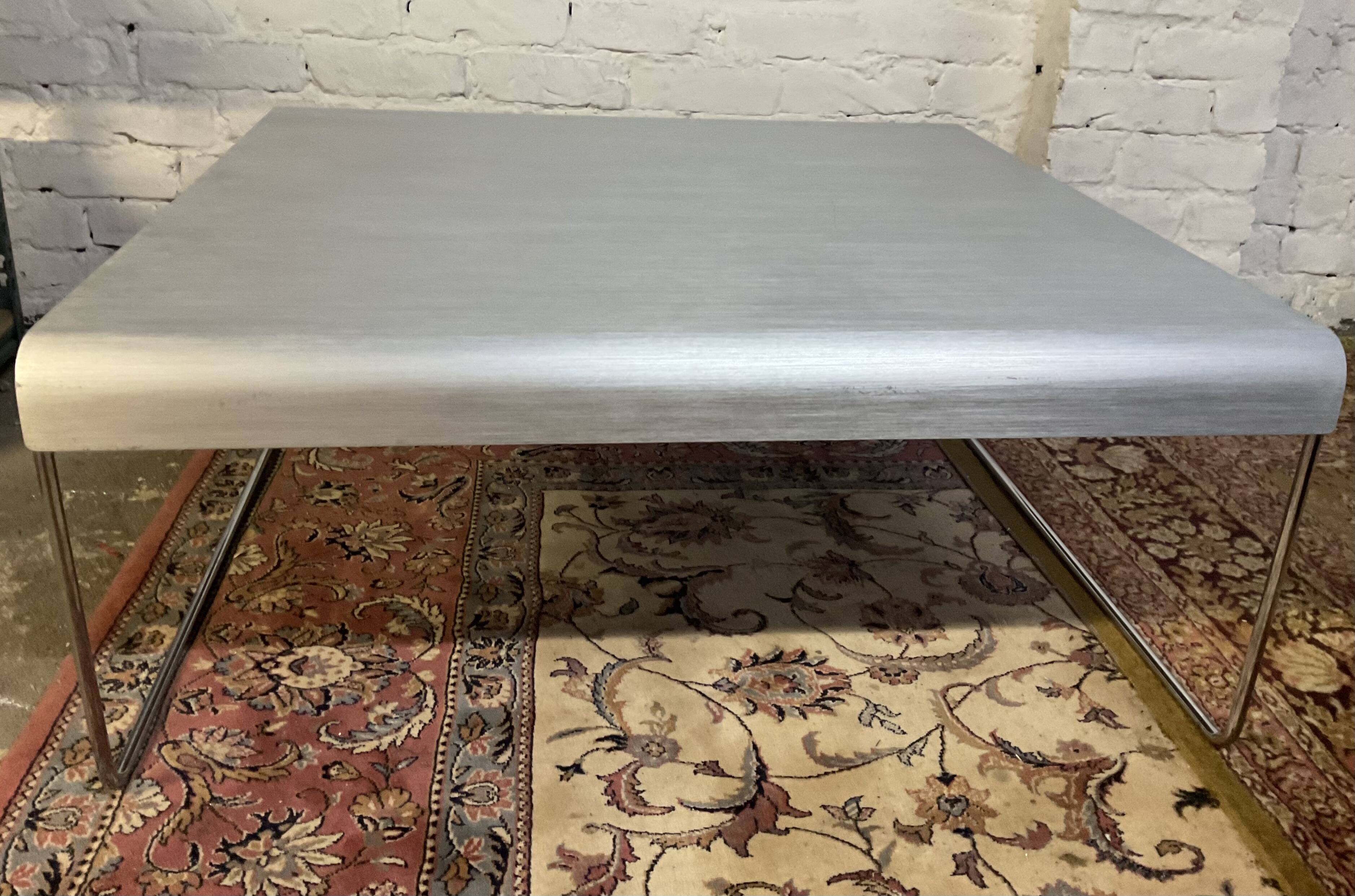 Cassina coffee table by Piero Lissoni