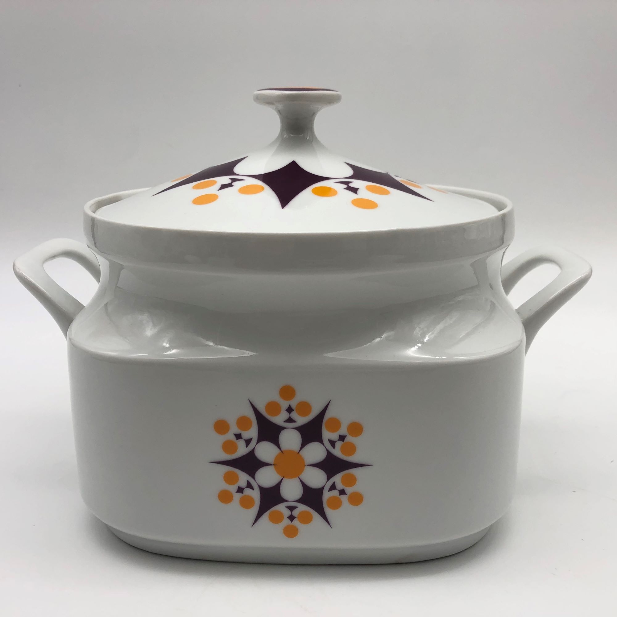 Bohemian porcelain tureen, 1970s, TK Thun -Czechoslovakia