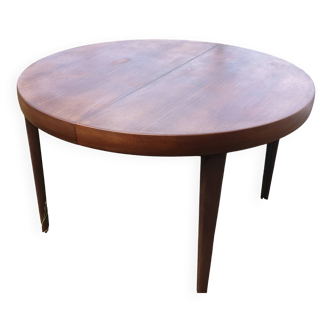 Danish vintage rosewood extendable dining table