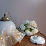 Suspension opaline à volants couleur vanille caramel 1950/60