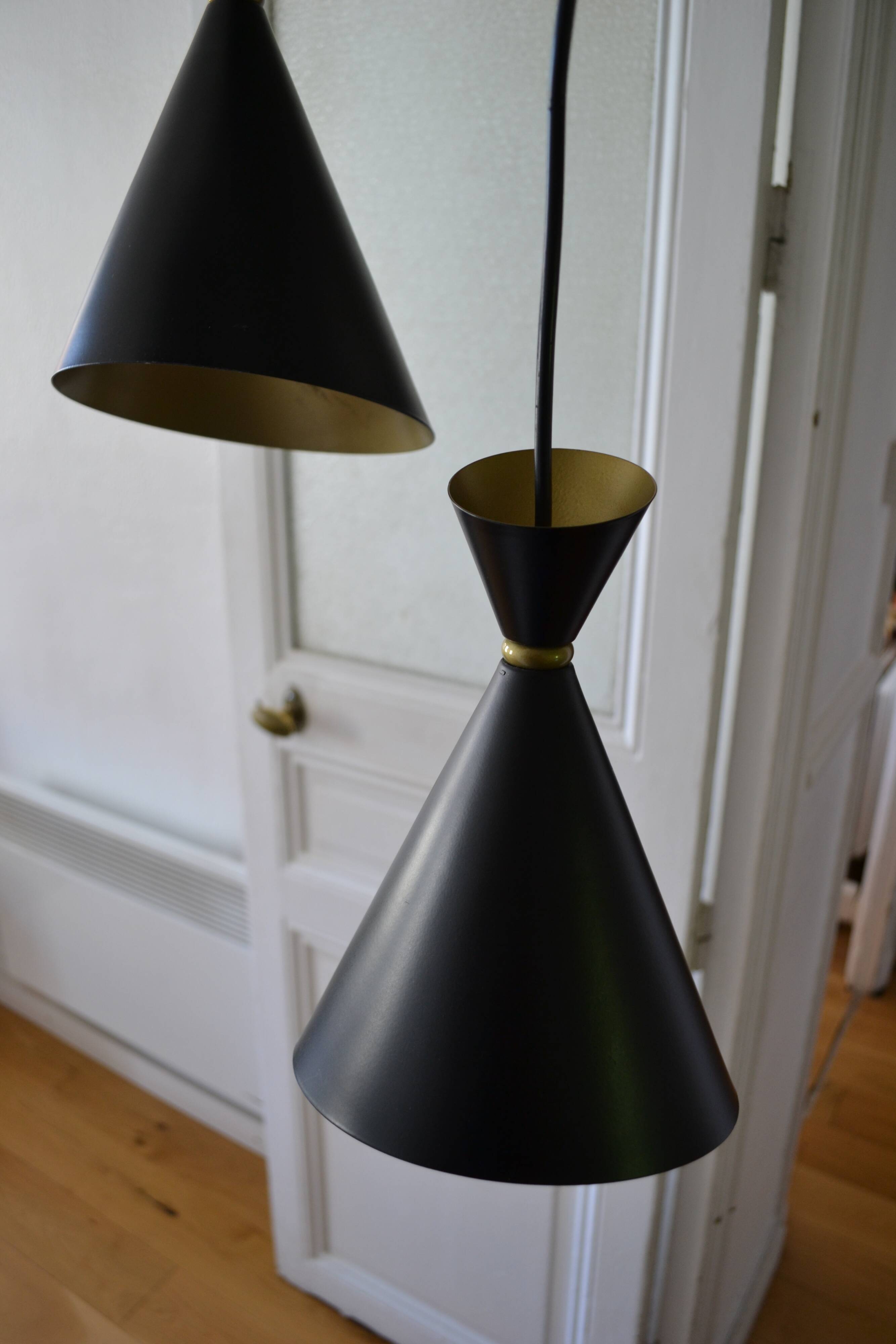 Vintage large chandelier with 3 tulips in black and gold Diabolo.
