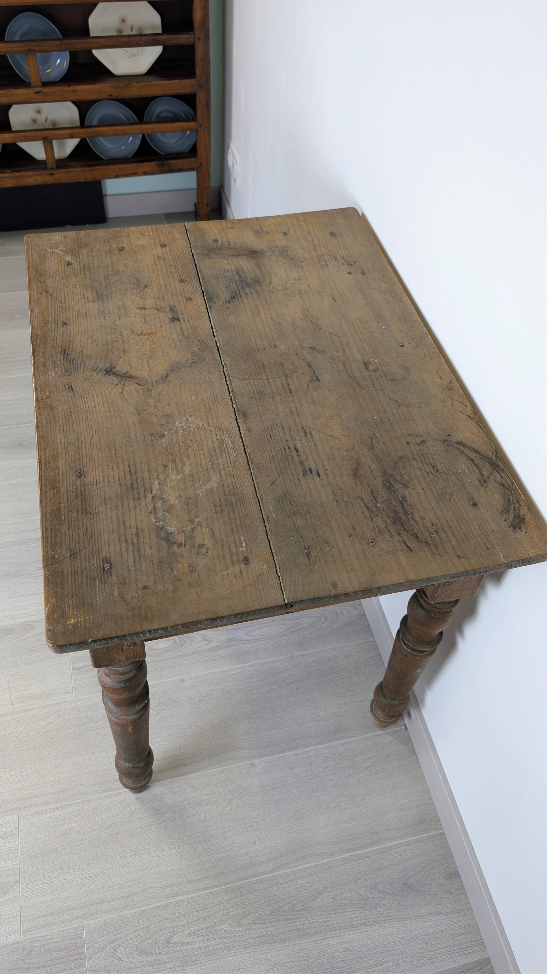 Writing table Napoleon III in solid wood – Authentic charm of the 19th century