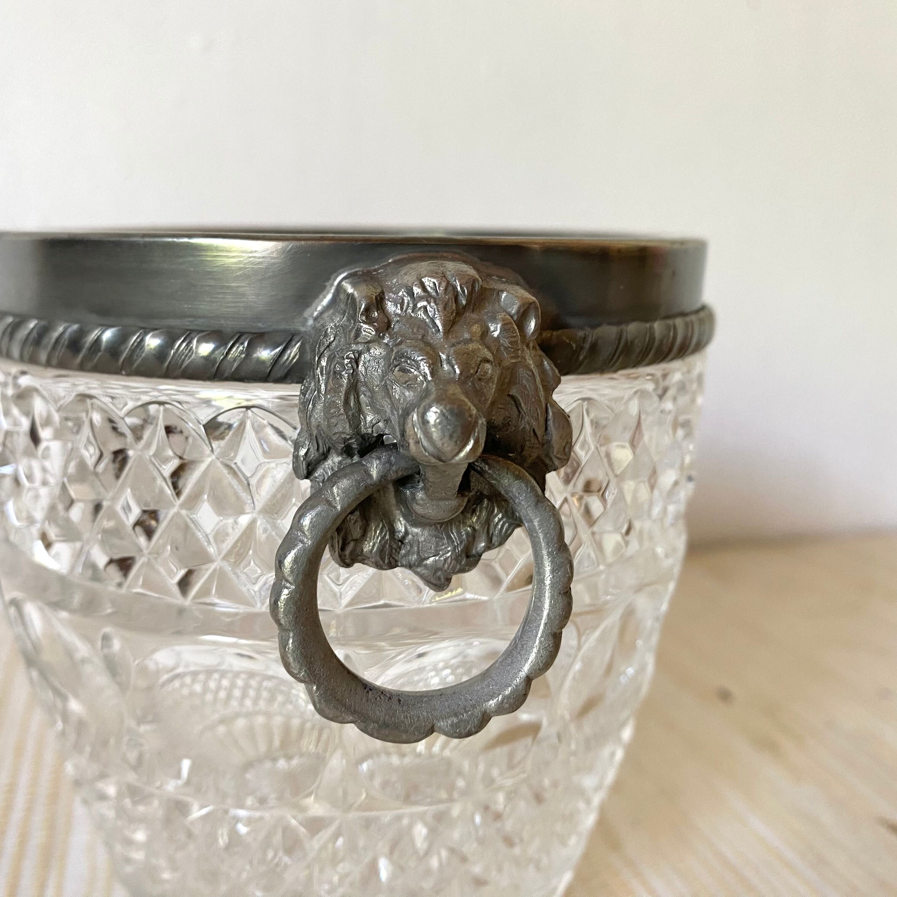Lion head ice bucket