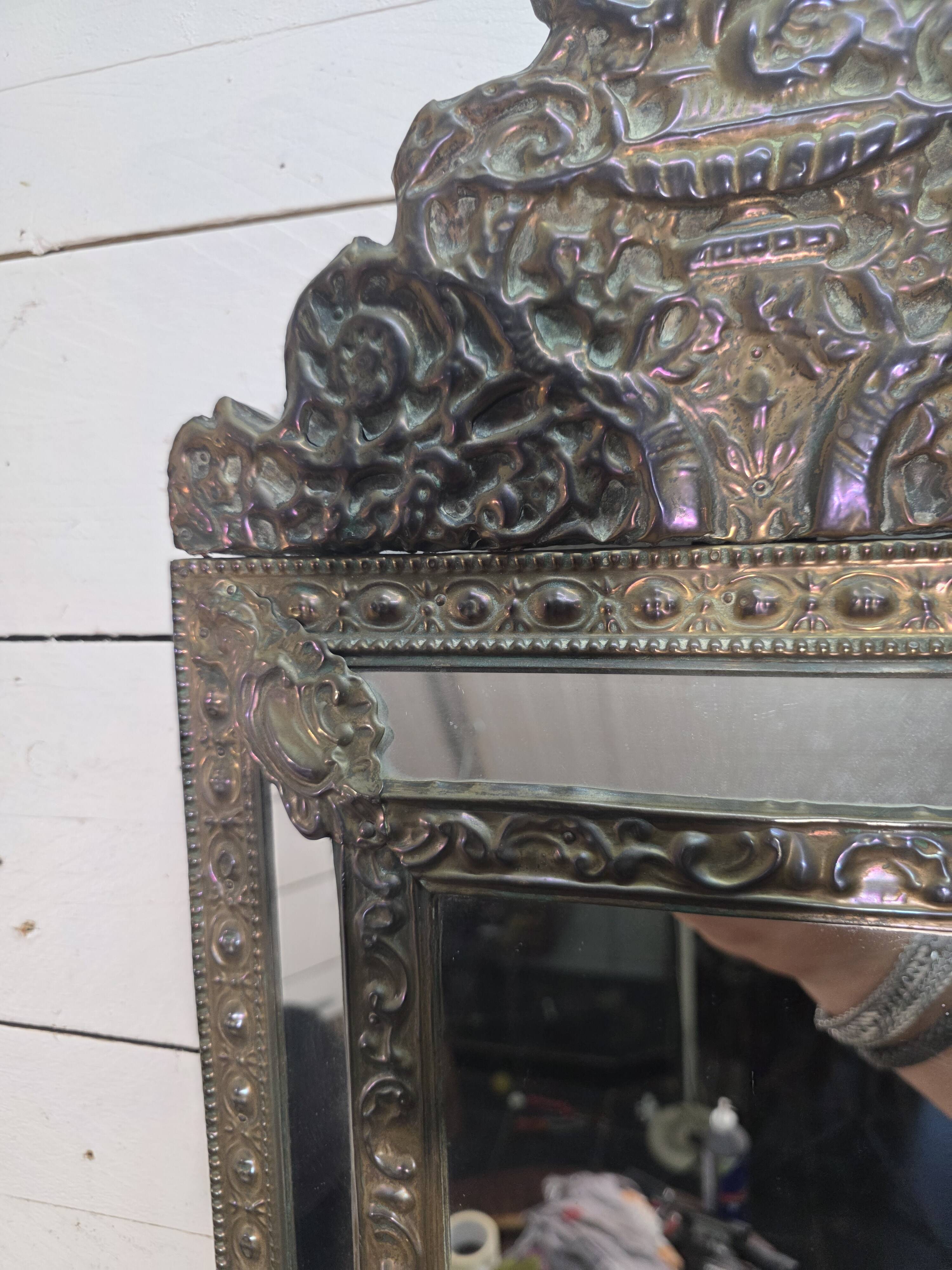 Miroir en laiton à parcloses du XIXe
