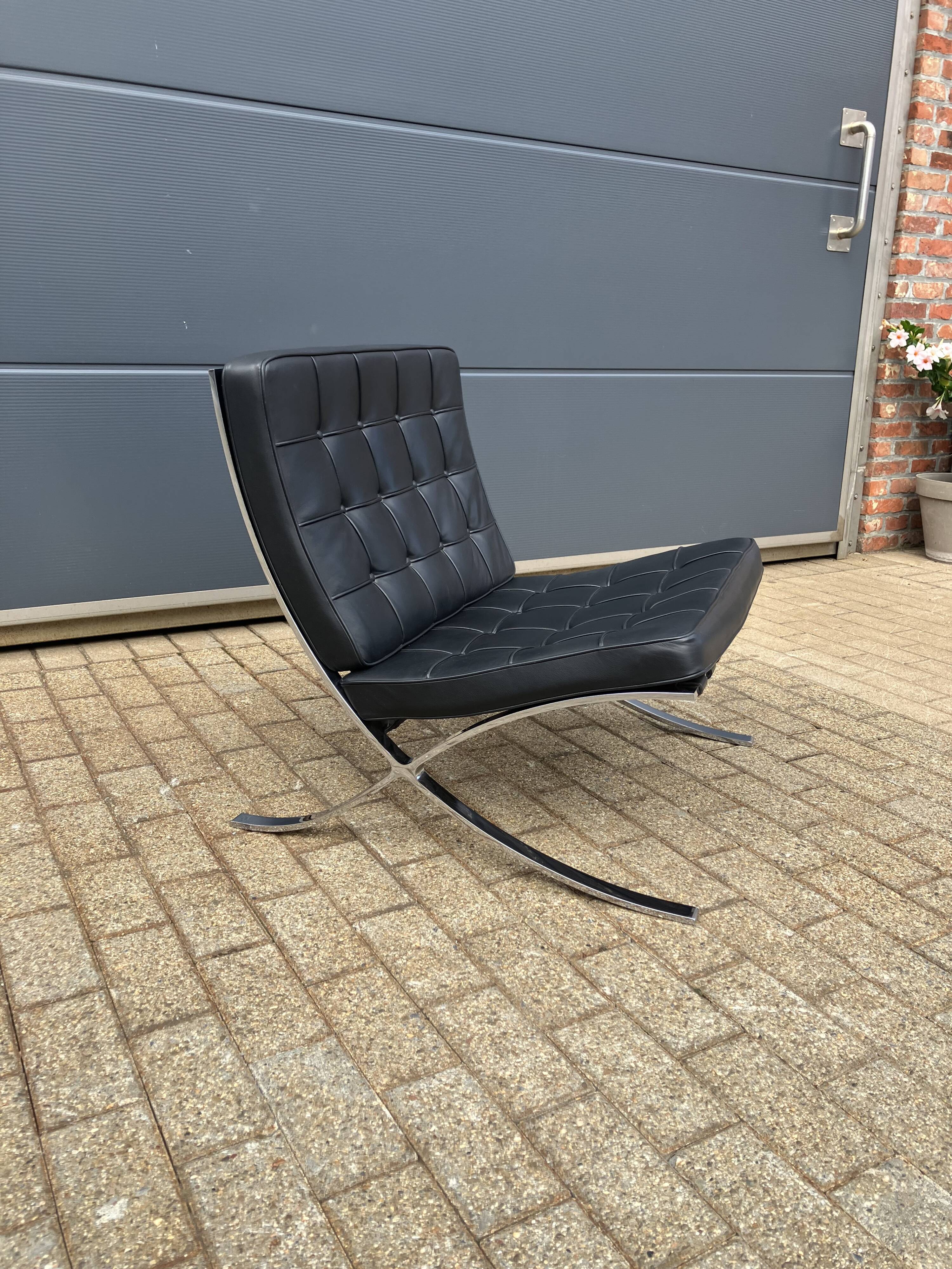 Originele Knoll Barcelona chair Mies Van Der Rohe , Zo goed als nieuw!!