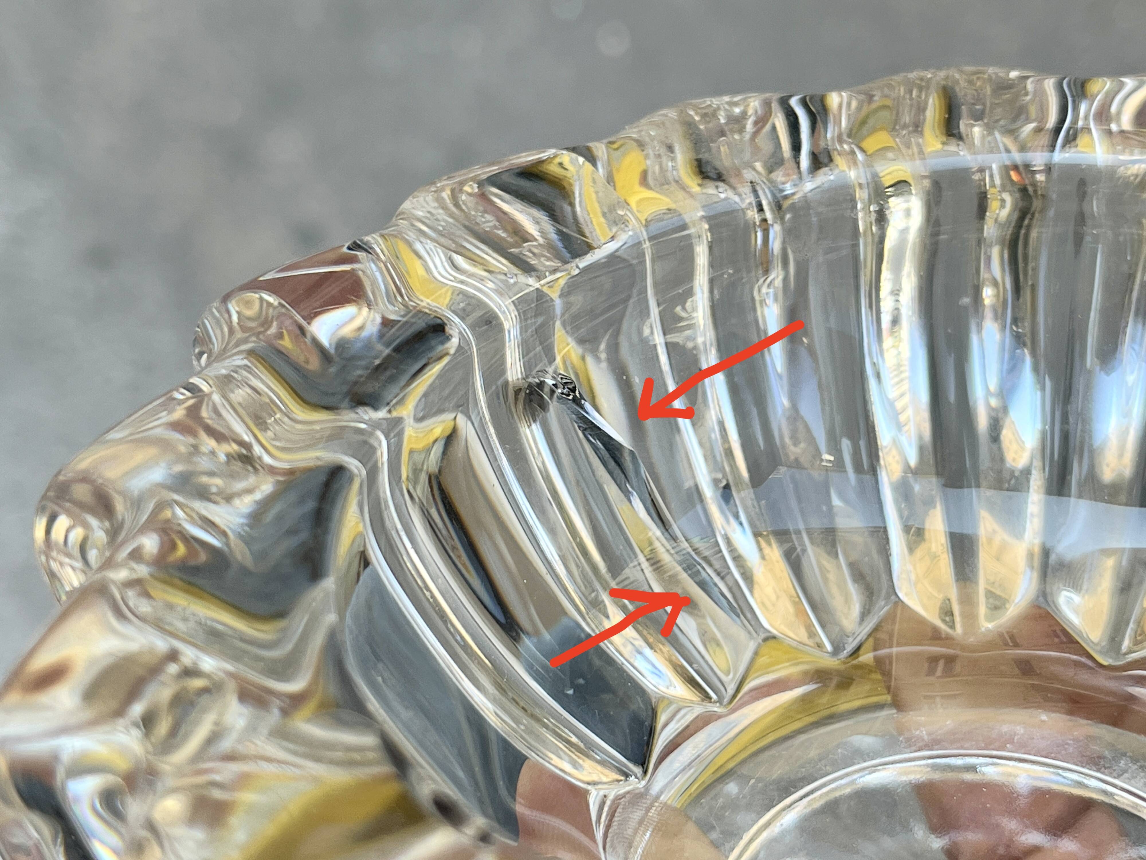 Art Deco molded glass ashtray by Pierre D'Avesn - Art Deco pocket emptier