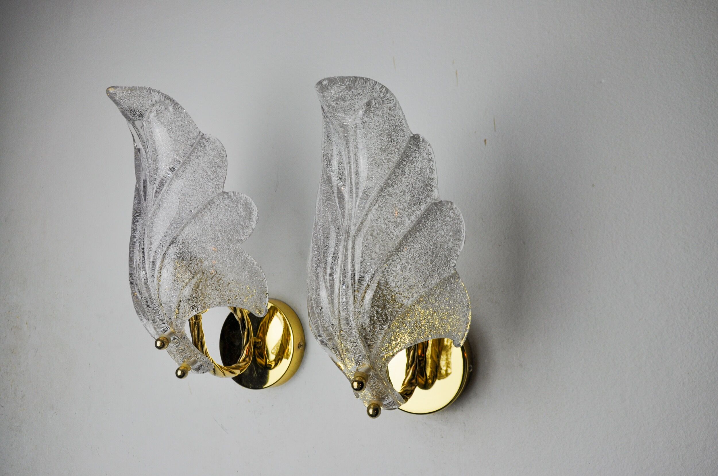 Pair of frosted leaf sconces, Murano glass, Italy, 1970
