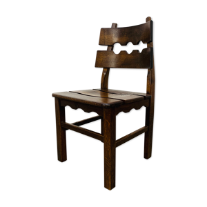 Chaise brutaliste en chêne années