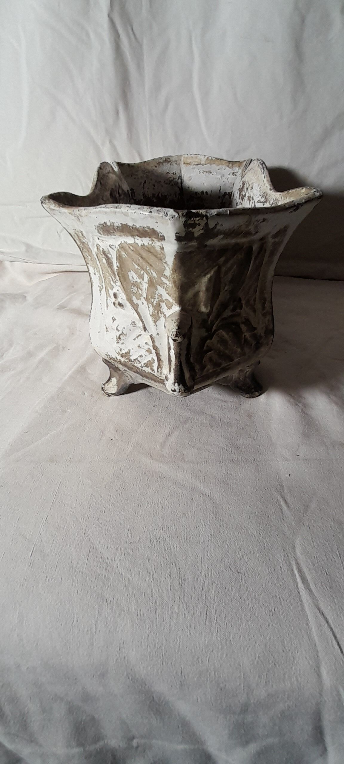 Old cast iron planter late nineteenth L 35 cm