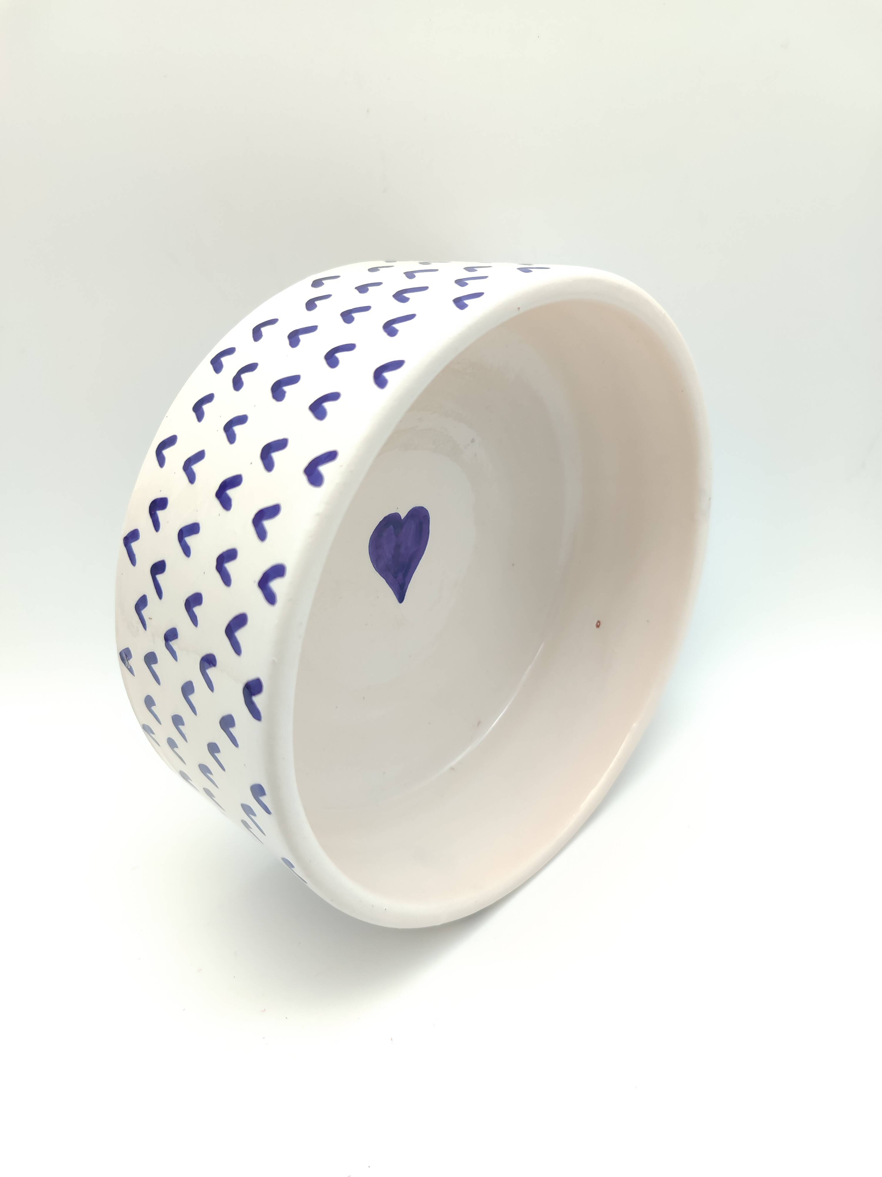Ceramic bowl with small blue hearts and lead-free paint