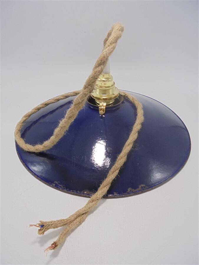 Enamelled sheet metal suspension