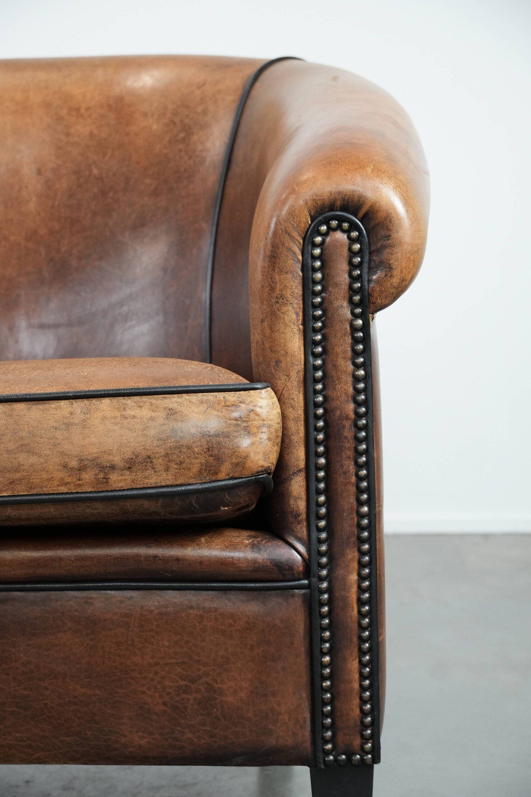 Comfortable vintage sheepskin 2.5-seater club sofa