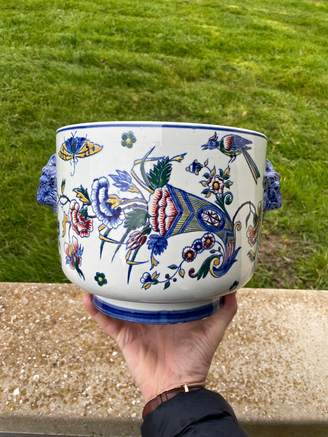 Earthenware cover pot of Gien XIXth