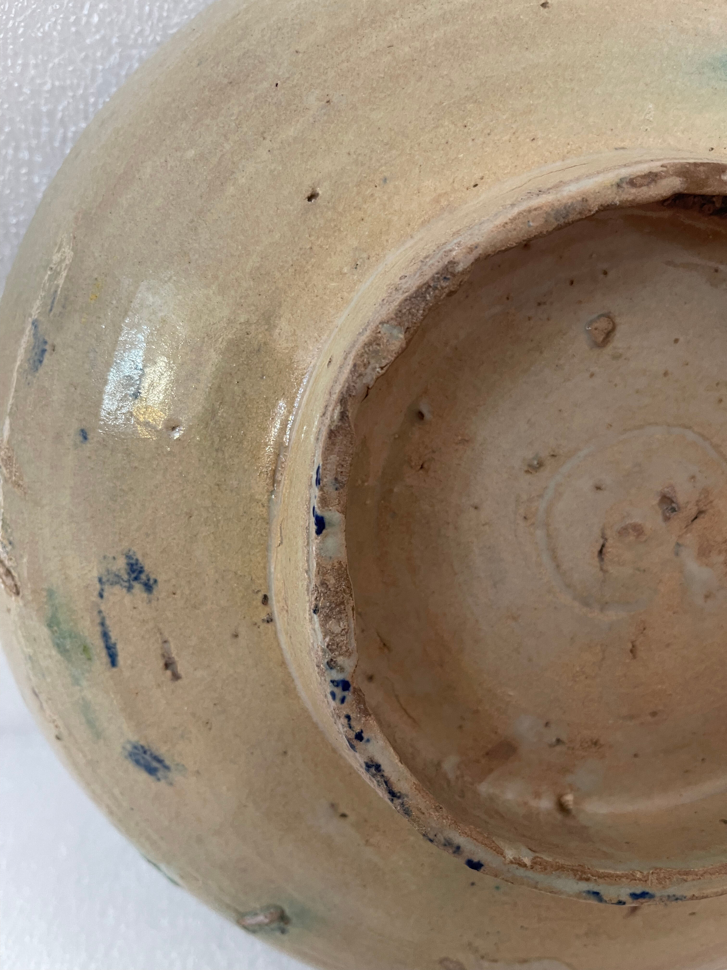 Tunisia ceramic round flat polychrome traditional XVIII e anonymous