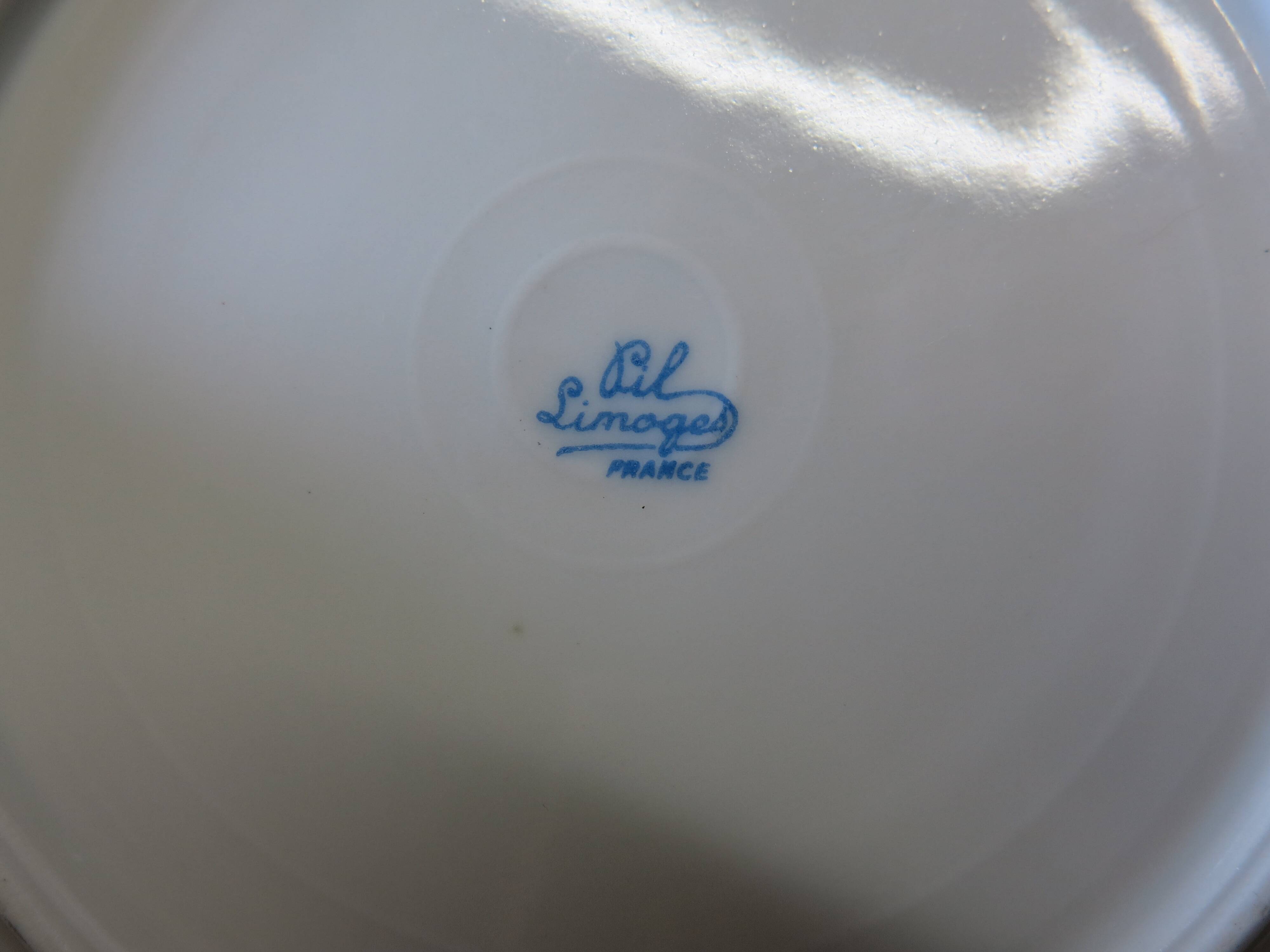 6 porcelain dessert plates from Pil Limoges in very good condition