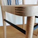 Chaises bistrot en bois clairt et noir