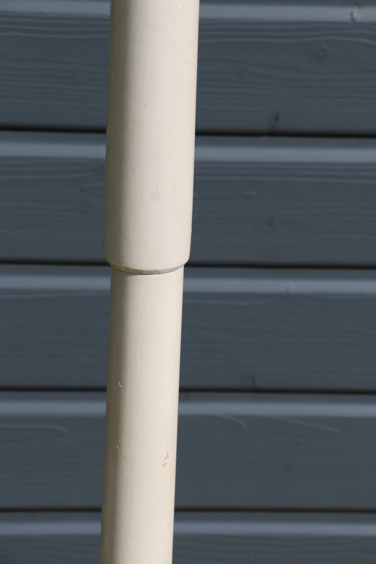 Baumann white parrot coat rack