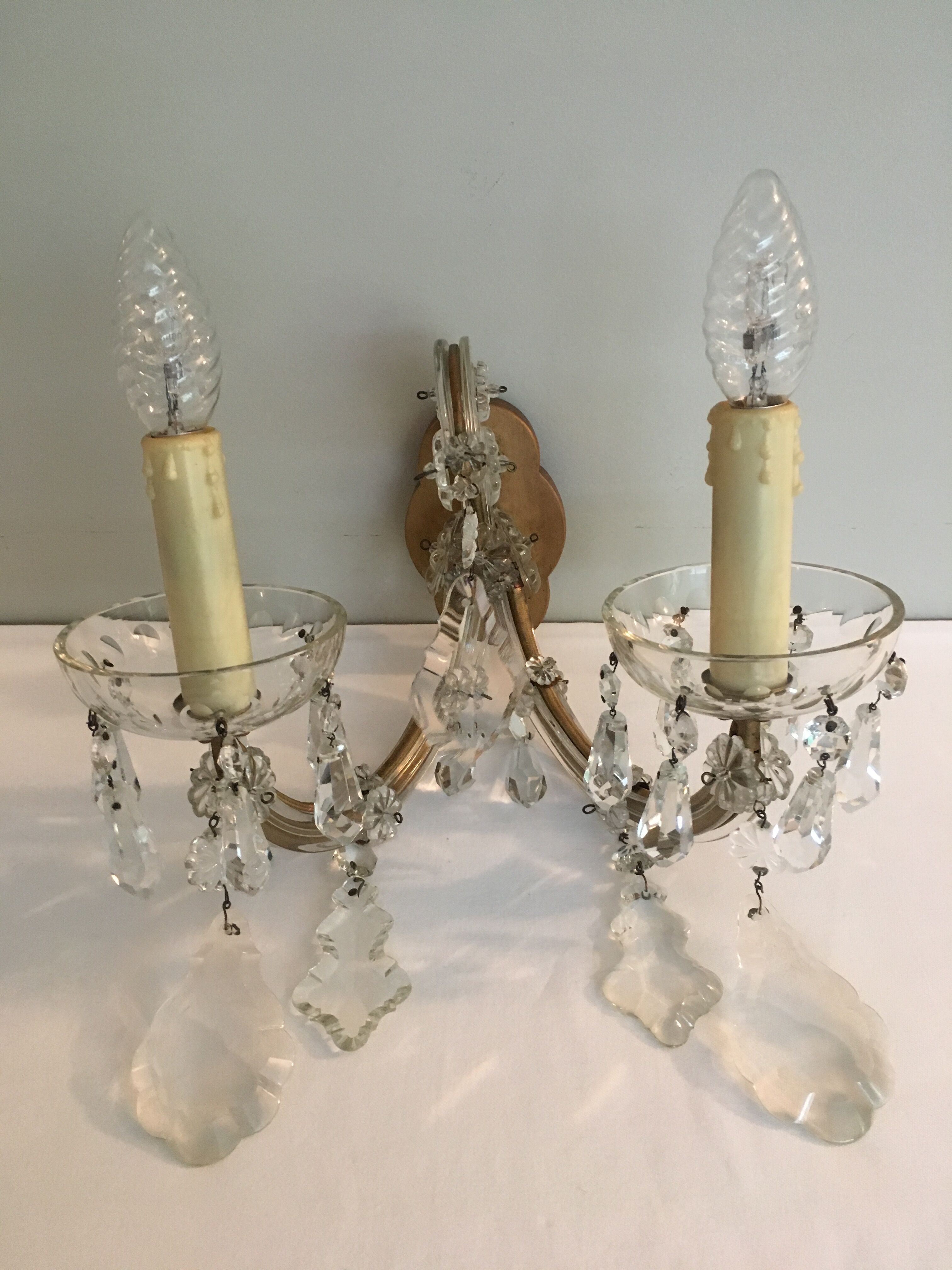 Two-arm crystal light wall light
